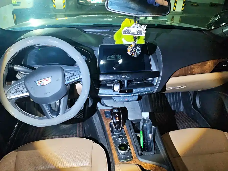 Cadillac CT5 2024 2023 28T Prestige Style