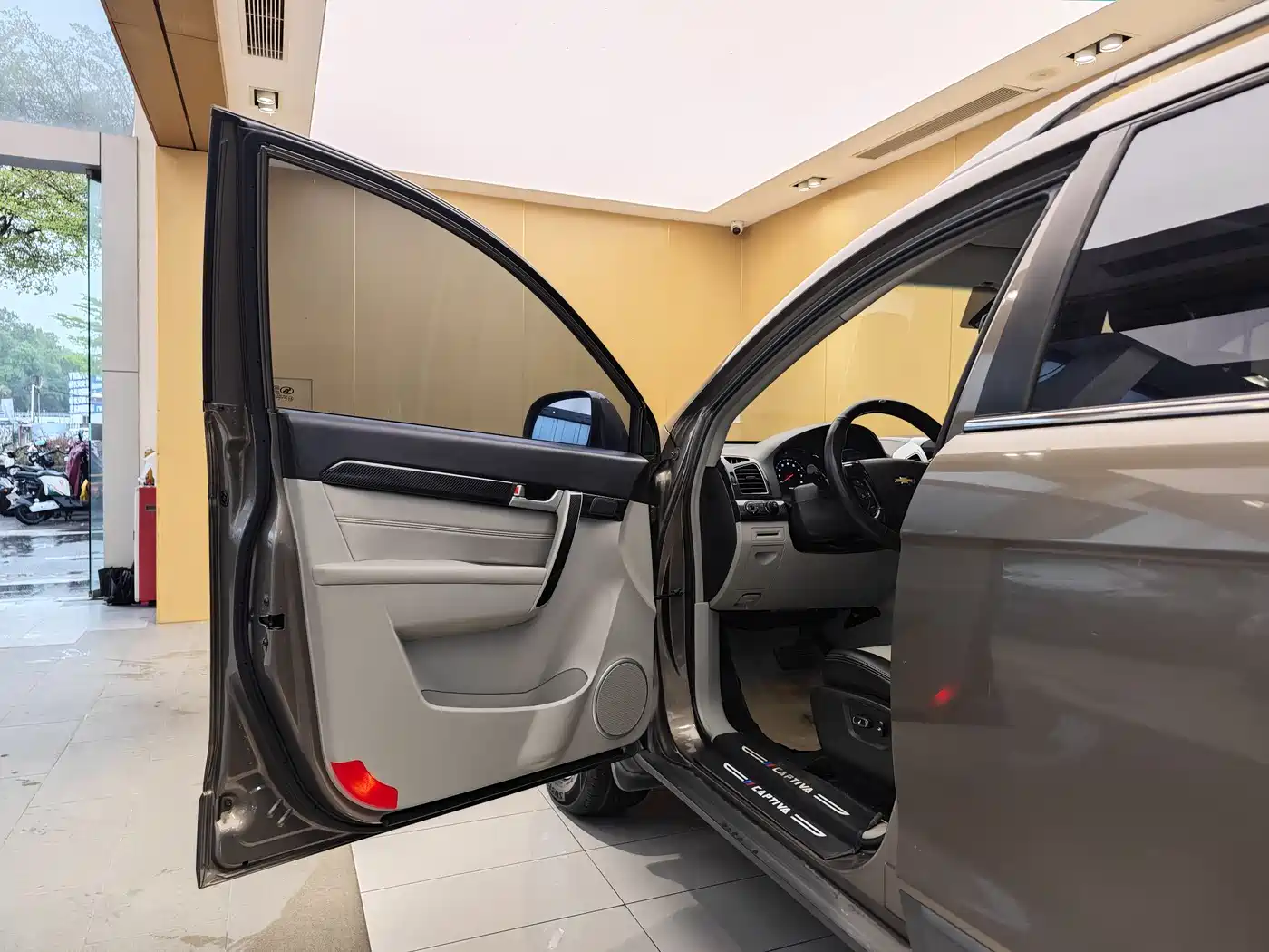 Chevrolet Captiva 2017 2.4L 2WD Urban Edition 5-Seater фото 7