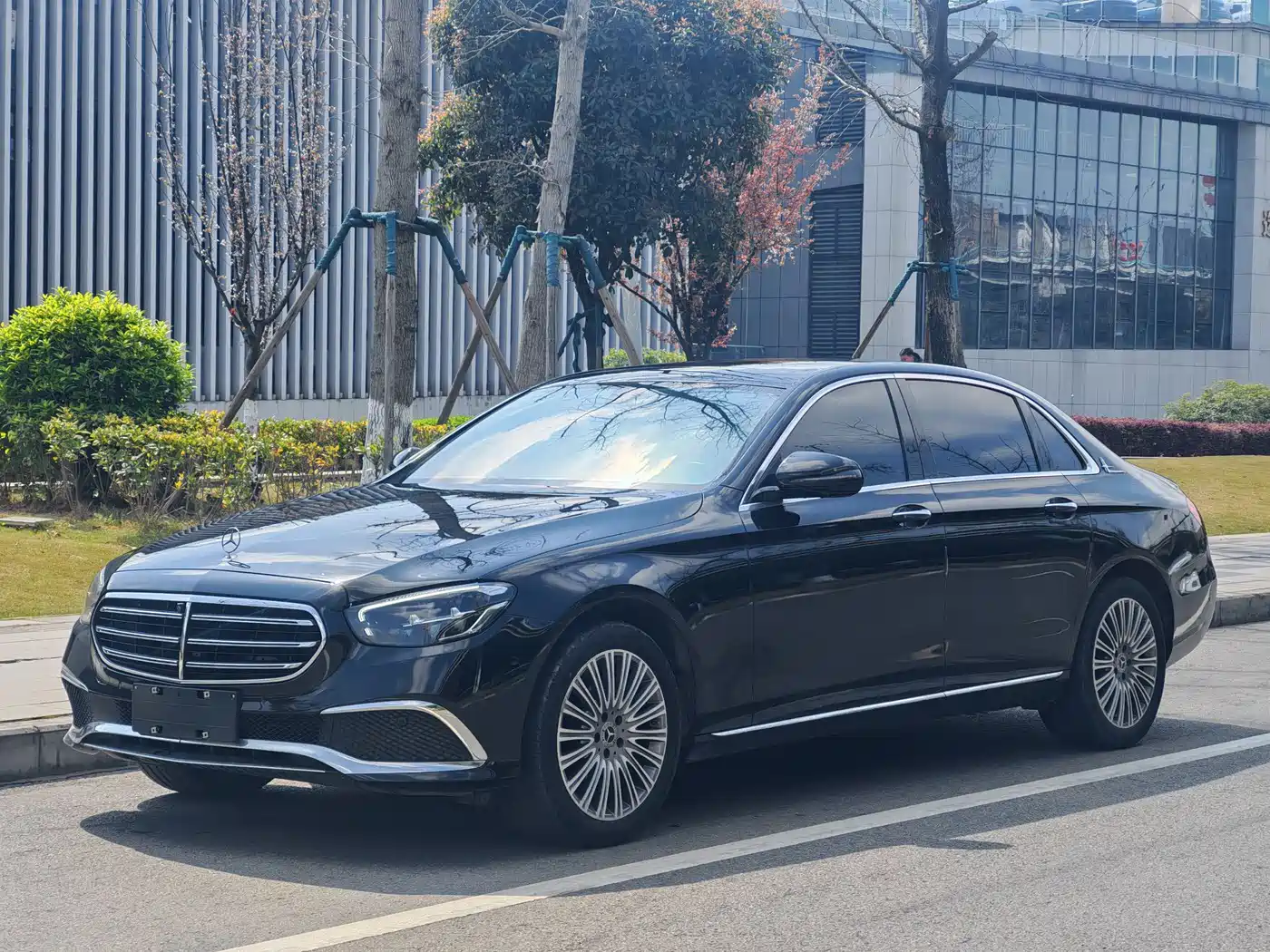 Mercedes-Benz E-Class 2023 E 300 L Luxury
