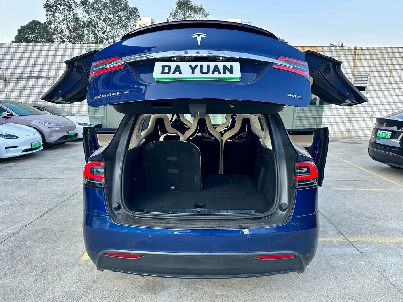 TESLA MODEL X