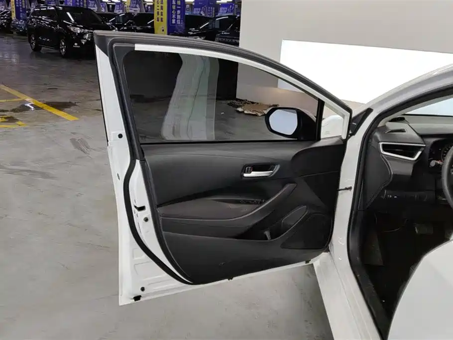 Toyota Corolla 2019 1.2T S-CVT GL Pioneer Edition фото 7