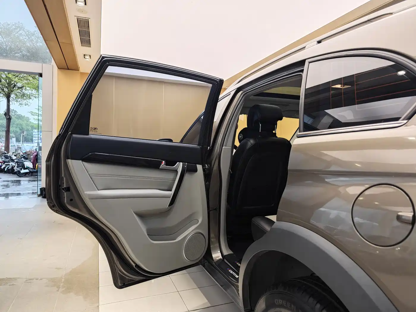 Chevrolet Captiva 2017 2.4L 2WD Urban Edition 5-Seater фото 20