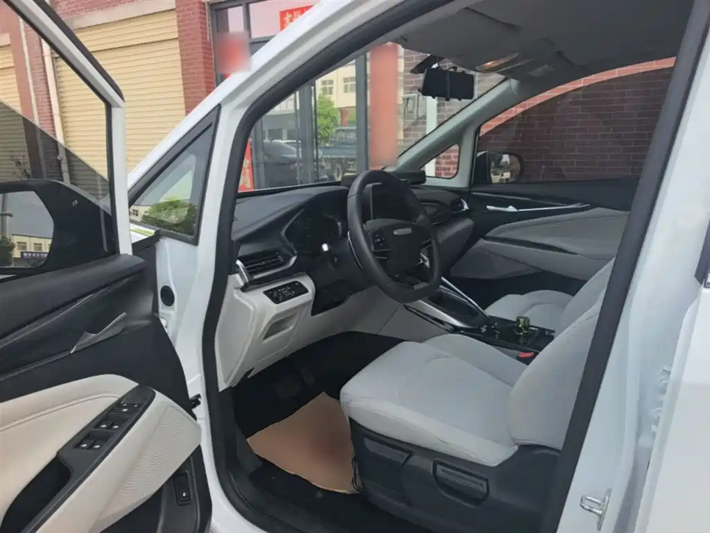 SAIC Maxus Maxus G50 2024 PLUS 1.5T Happiness Recommended Auto Glory Edition фото 16