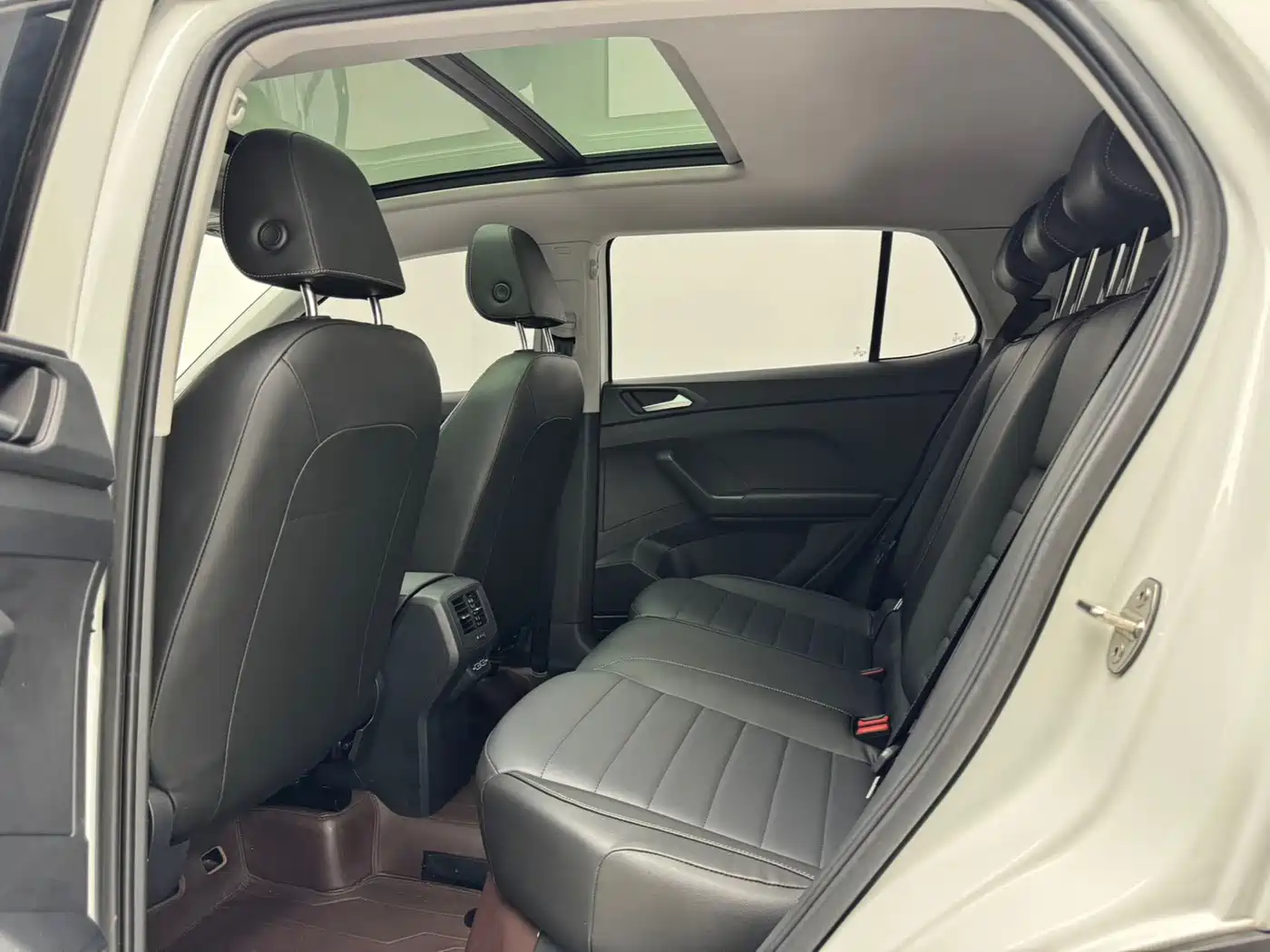 Volkswagen Tacqua 2023 2021 1.5L Automatic Smart Connect Edition