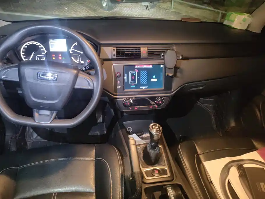Qoros 3 2016 2016 Sedan 1.6L Manual Zhixiang