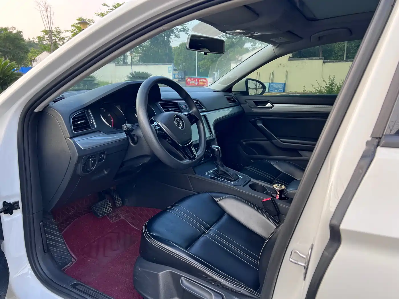 Volkswagen Lamando 2015 230TSI DSG Style фото 8