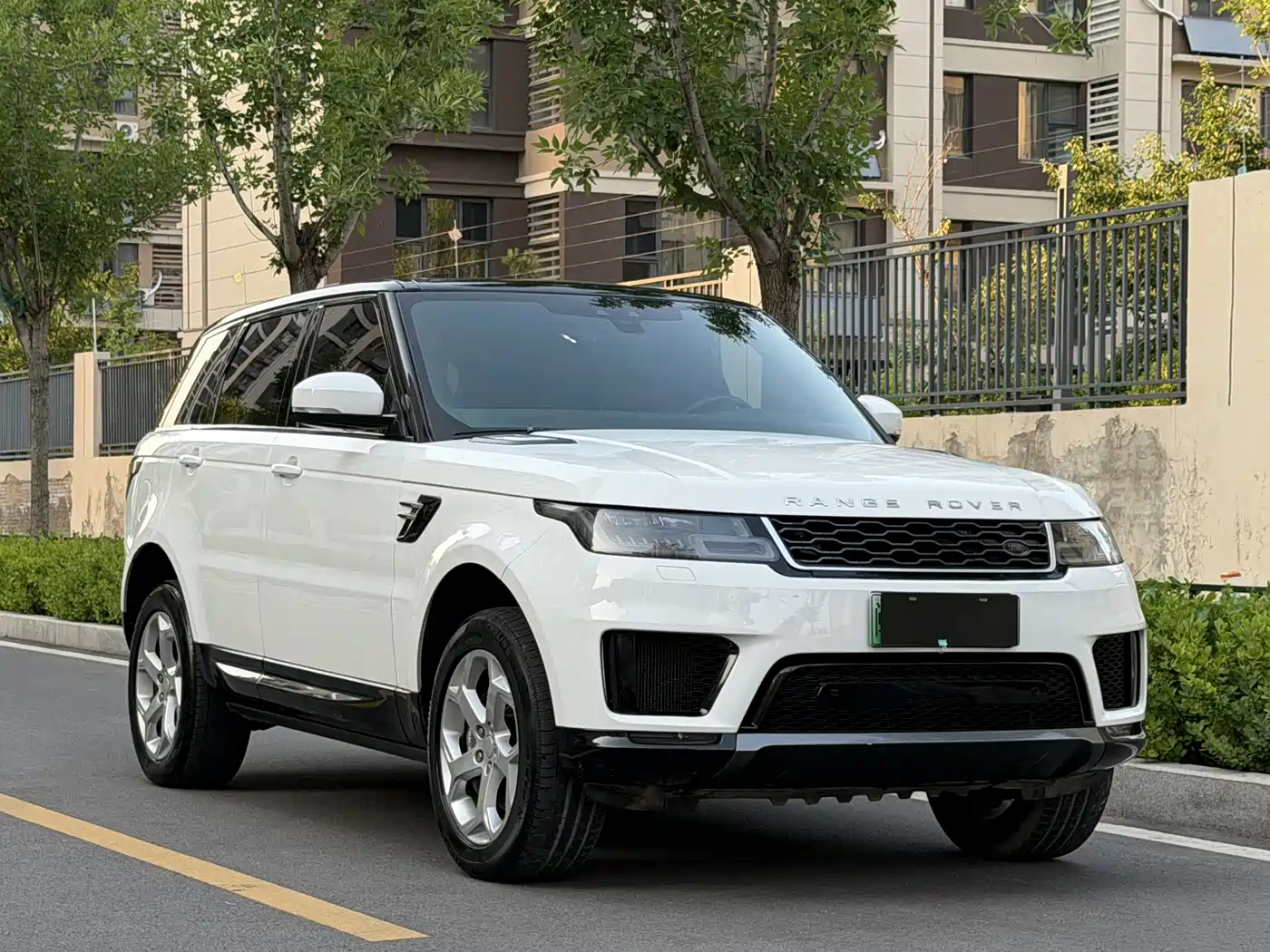 Land Rover Range Rover Sport PHEV 2018 Model P400e фото 3