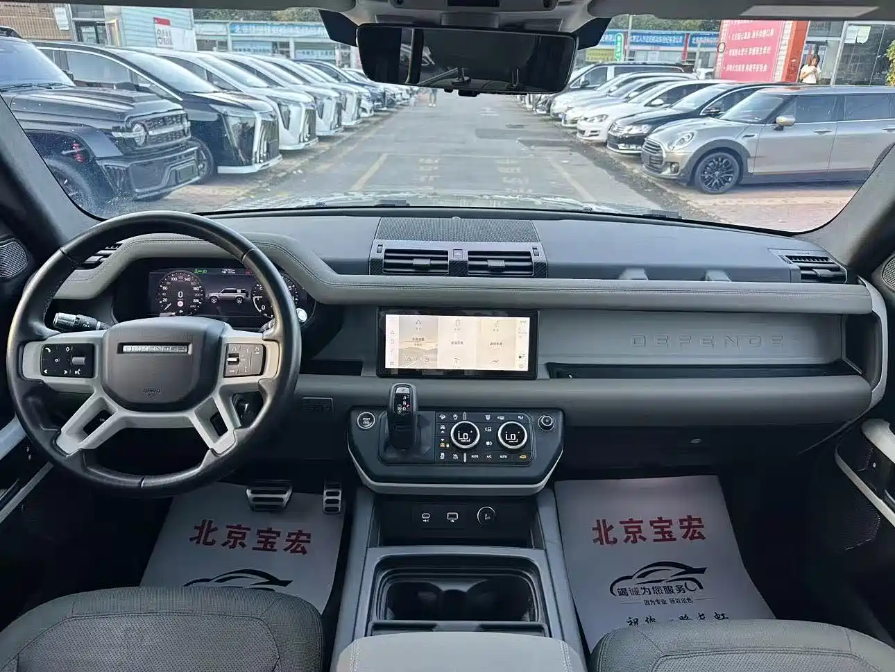 Land Rover Defender 2020 Model 110 P400 SE фото 7
