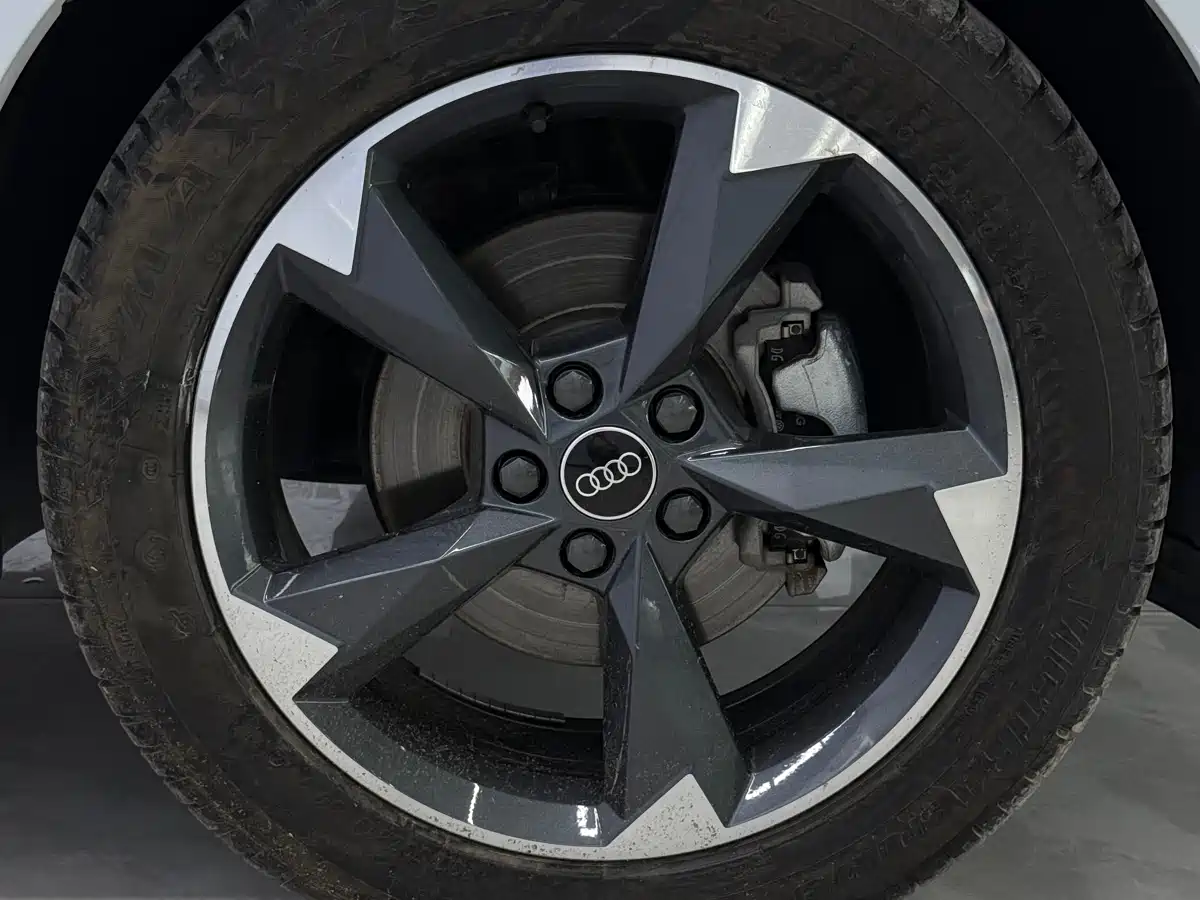 Audi Q3 2023 35 TFSI Fashion Dynamic (1.4T) фото 21