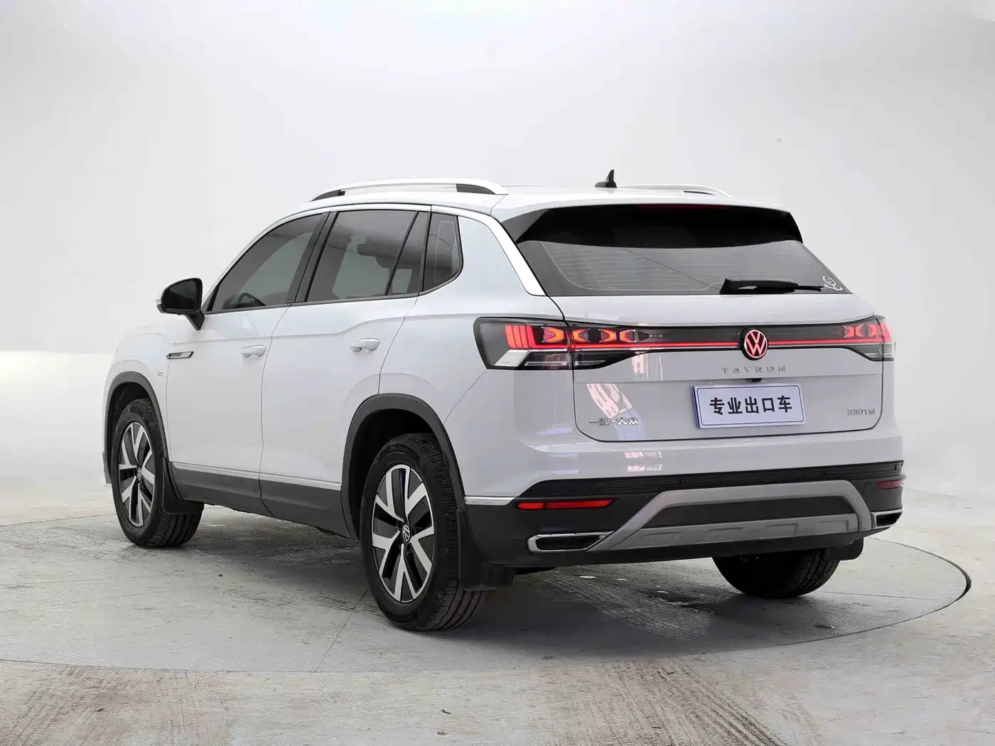 Volkswagen Tayron 2023 280TSI 2WD Luxury Plus Advanced Edition фото 4