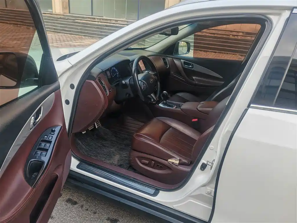 Фото 7 - Infiniti QX50