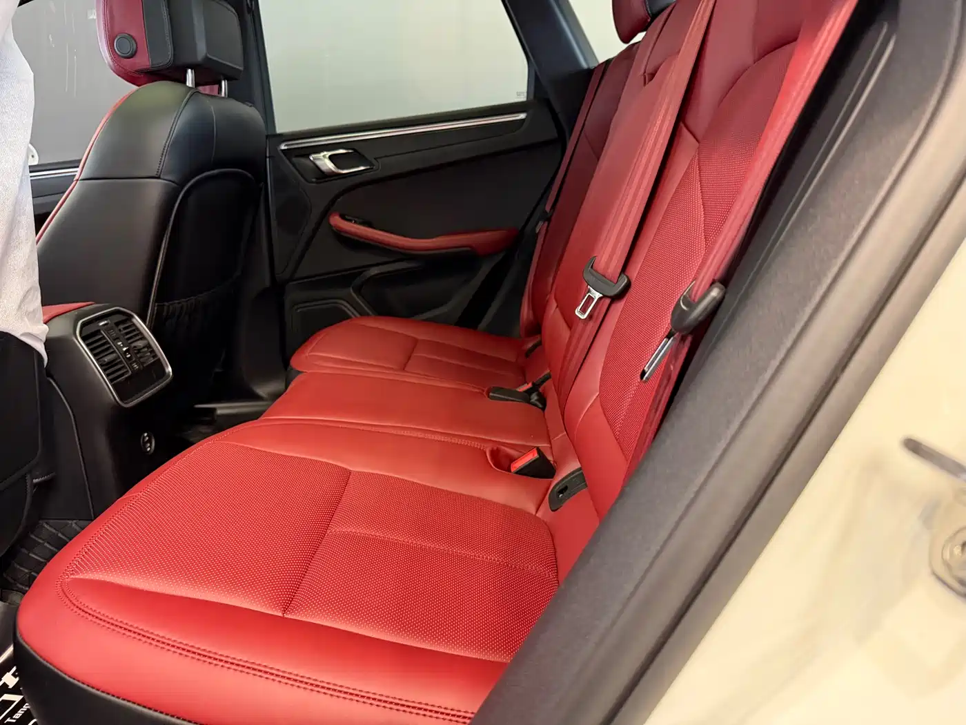 Porsche Macan 2023 Macan 2.0T фото 4