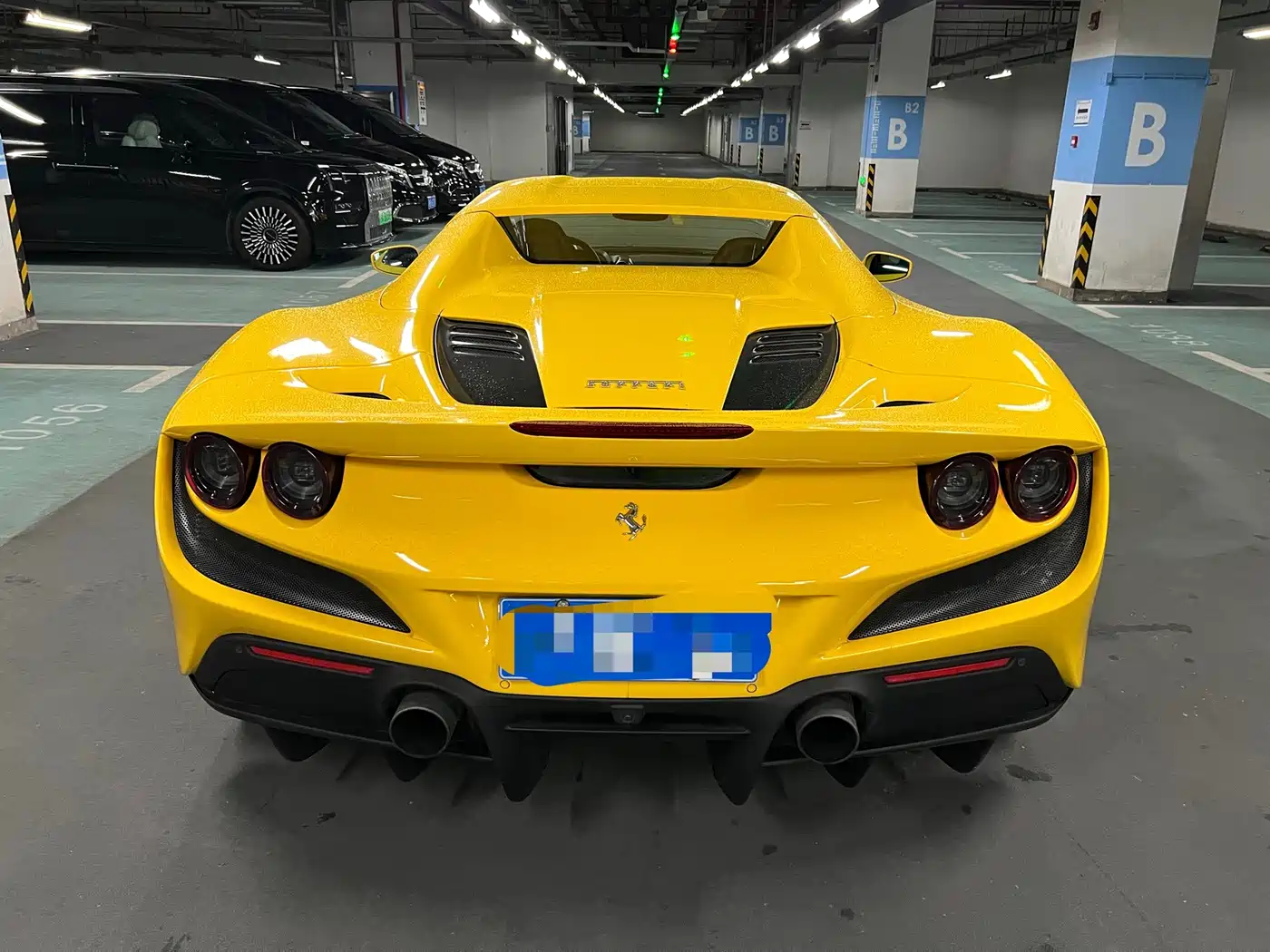 Фото 7 - Ferrari F8