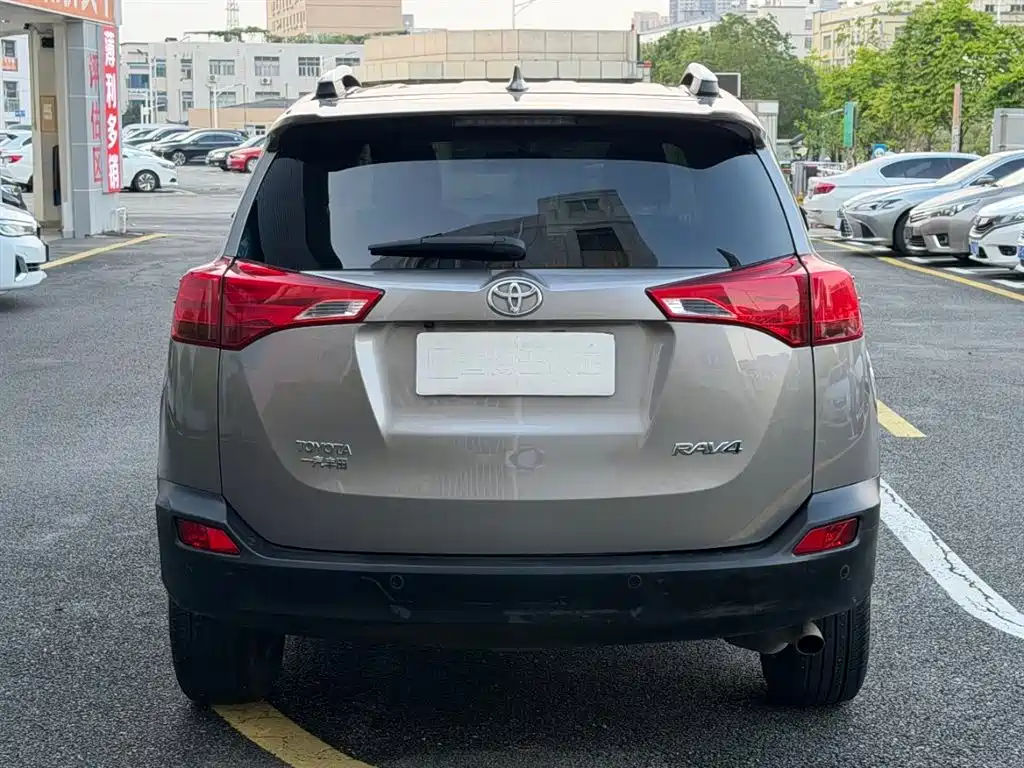 Toyota RAV4 Rongfang 2015 2.0L CVT 2WD Trend Edition фото 10