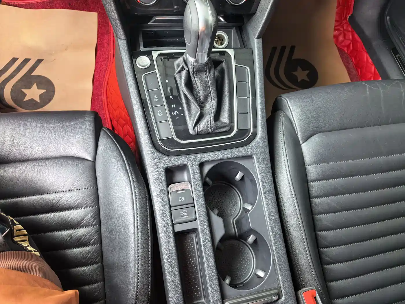 Volkswagen Magotan 2017 330TSI DSG Leading фото 10