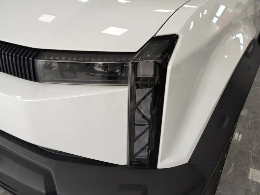 2025 iCAR 03