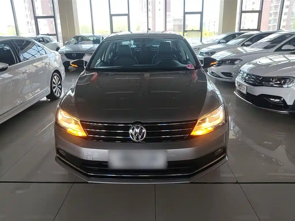 Volkswagen Sagitar 2018 1.6L Manual Comfort фото 3