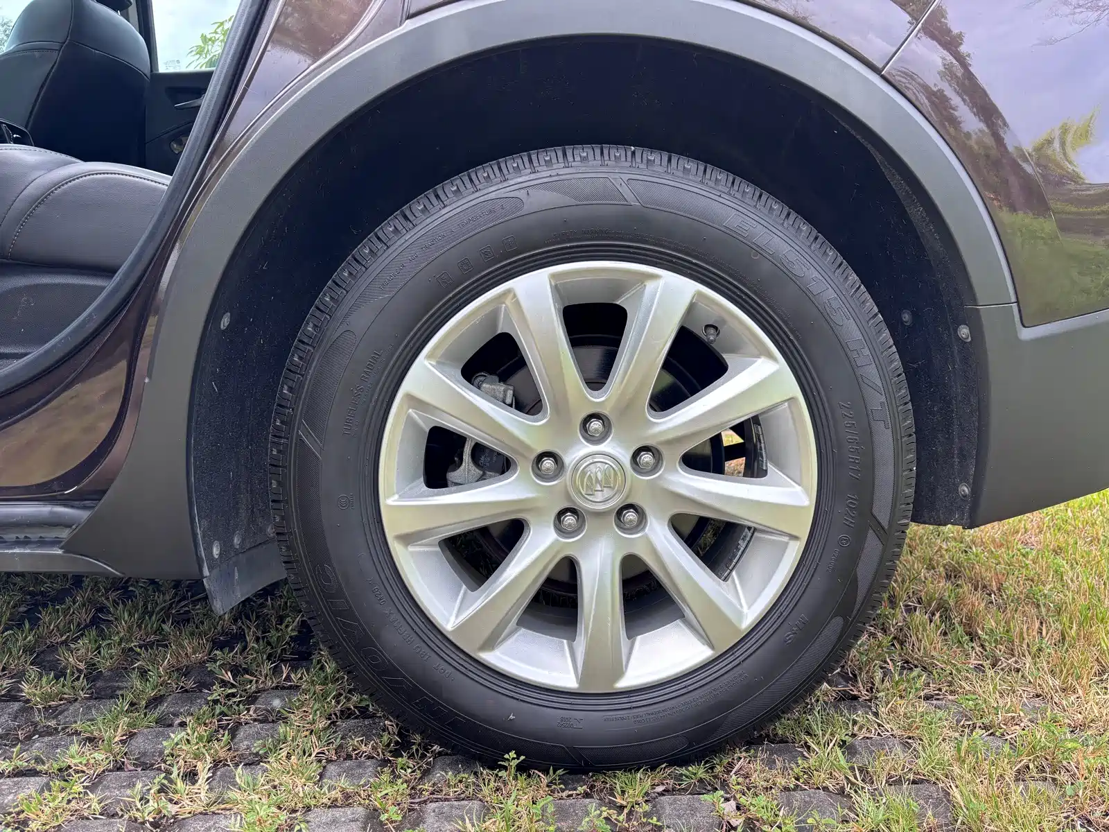 Photo 11 - Buick Envision Plus