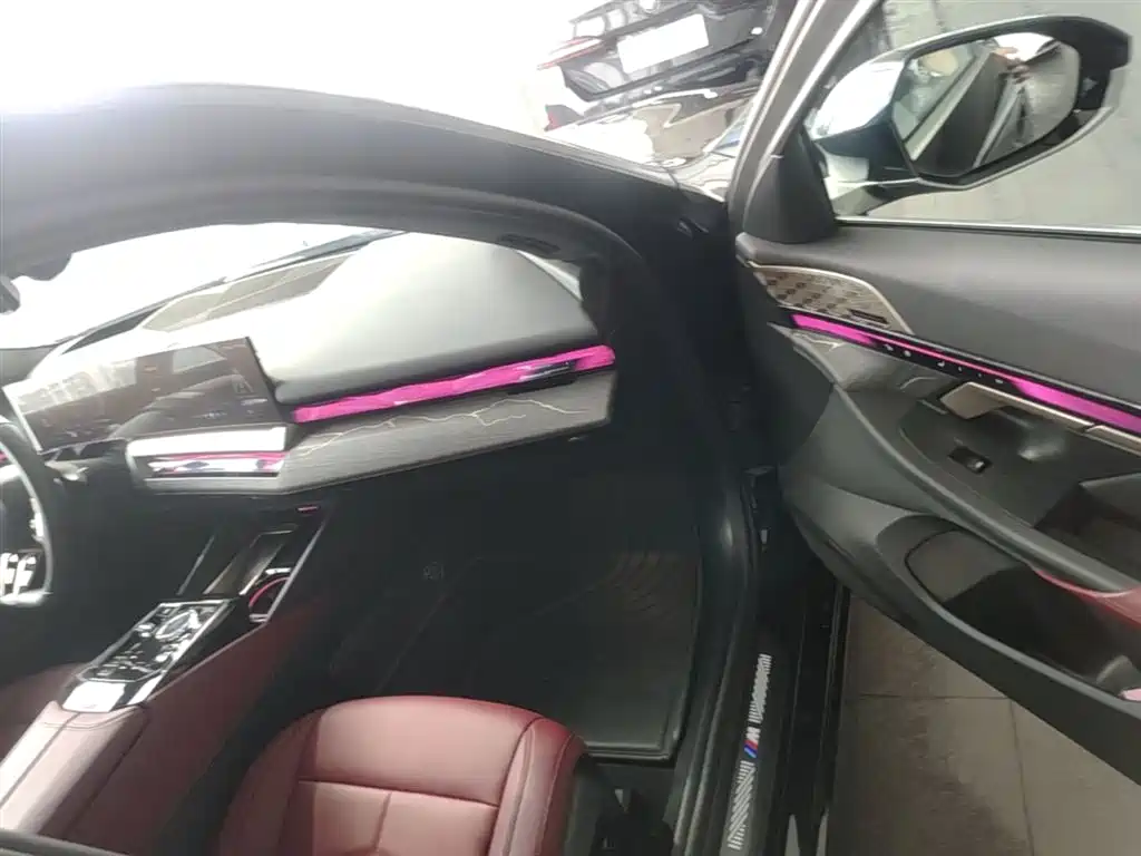 BMW 5 Series 2025 530Li Premium M Sport Package фото 11