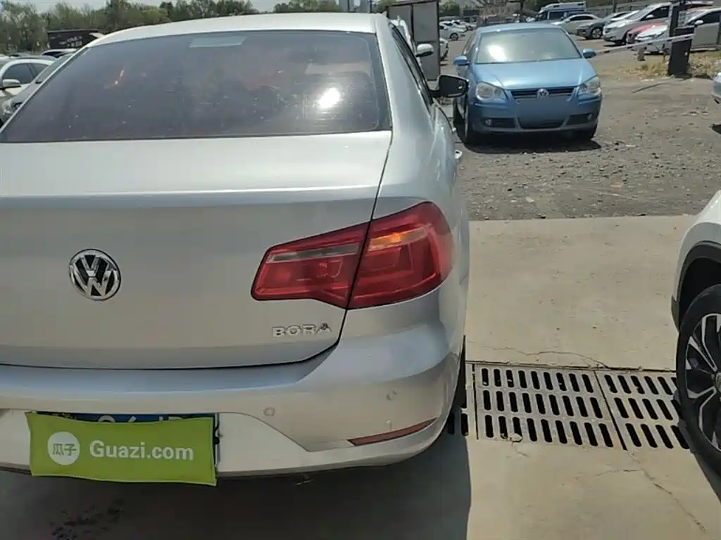 Volkswagen Bora 2014 1.6L Automatic Comfort Edition фото 8