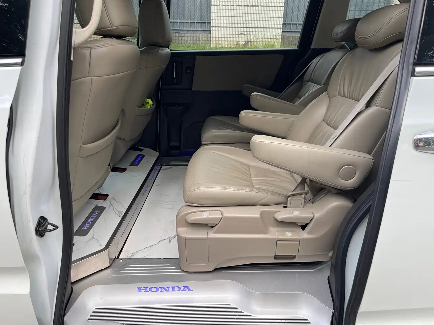 Фото 8 - Honda Odyssey