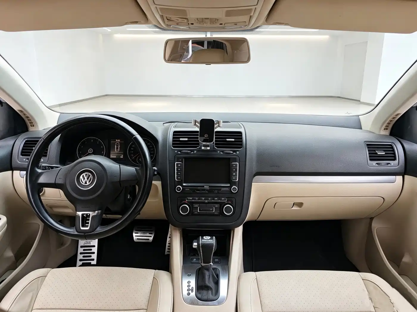 Volkswagen Sagitar 2011 2011 1.4TSI Auto Luxury