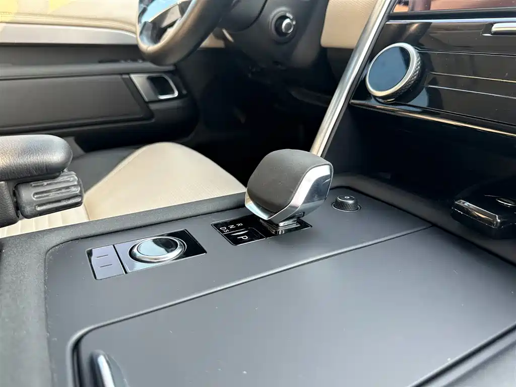 Land Rover Discovery 2021 360PS R-Dynamic SE фото 19