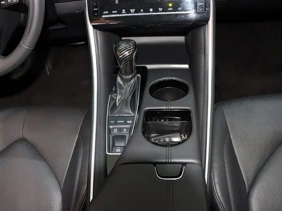 Toyota Avalon 2022 2.5L Luxury Edition фото 15
