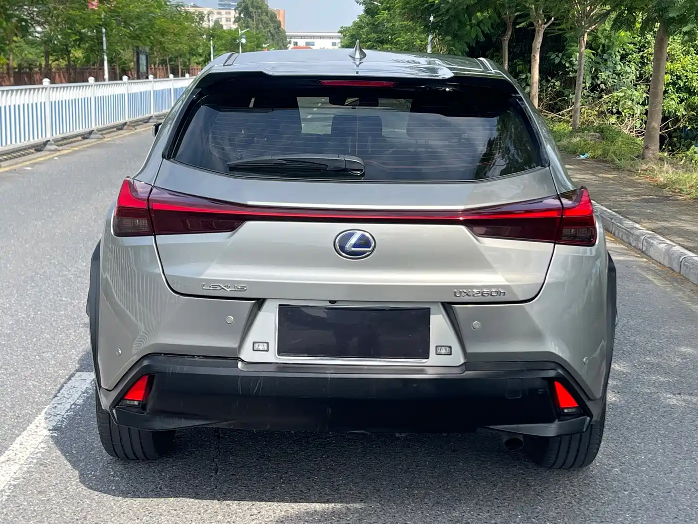 Фото 5 - Lexus UX