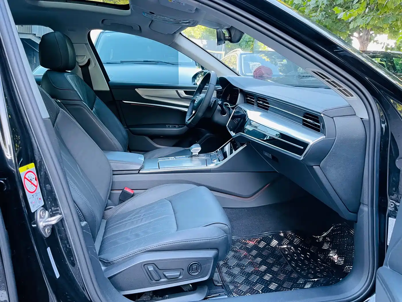 Фото 26 - Audi A6L