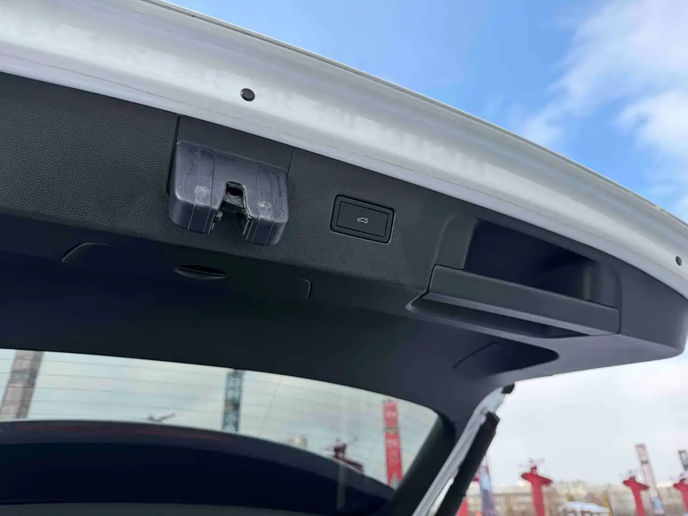 Volkswagen Tayron 2022 280TSI 2WD Luxury Smart Connect Edition фото 15