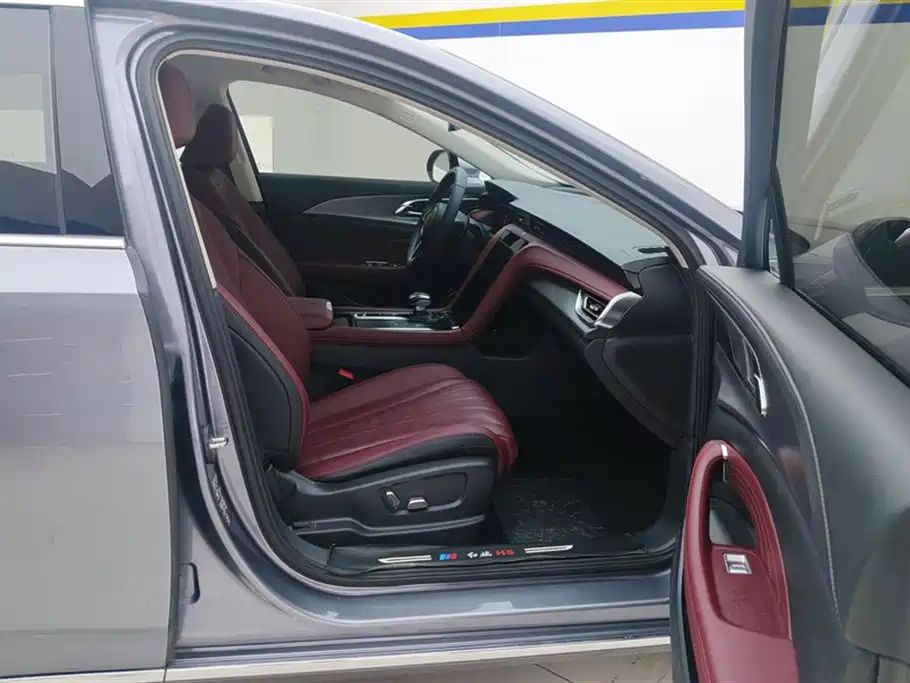 Hongqi H5 2024 2.0T Automatic Smart Connect Flag Smooth Edition фото 8