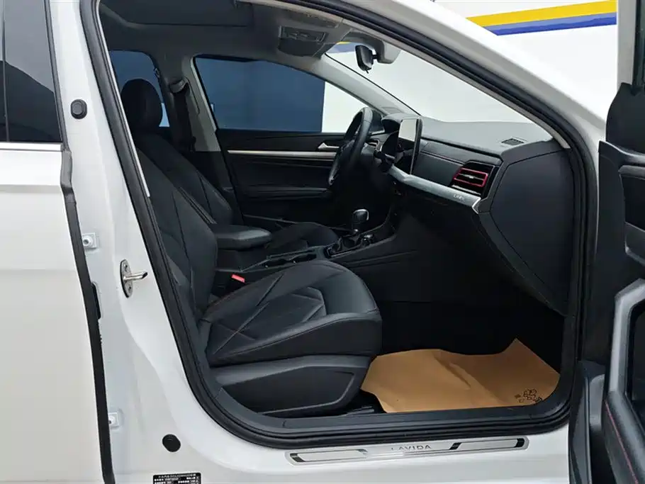 Volkswagen Lavida 2024 Model 300TSI DSG Starlight Leading Edition фото 8