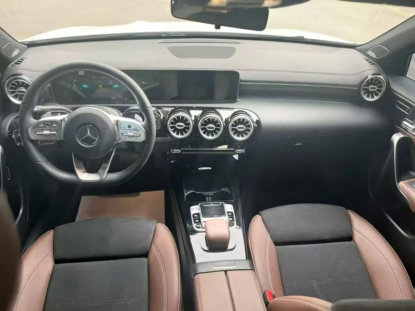Mercedes-Benz A-Class 2019 A 200 L Sport Sedan фото 6