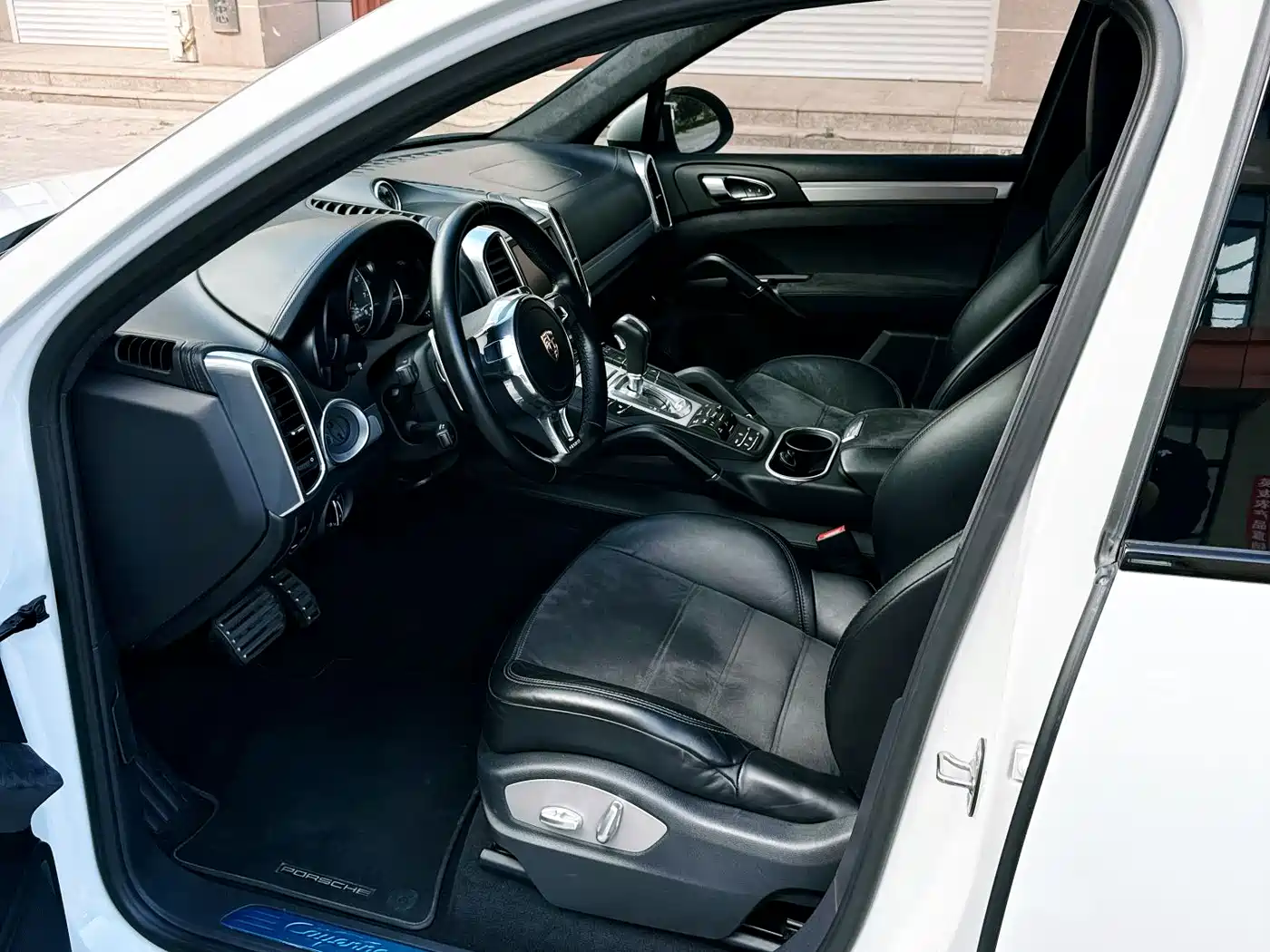 Porsche Cayenne 2012 Cayenne GTS 4.8L фото 11