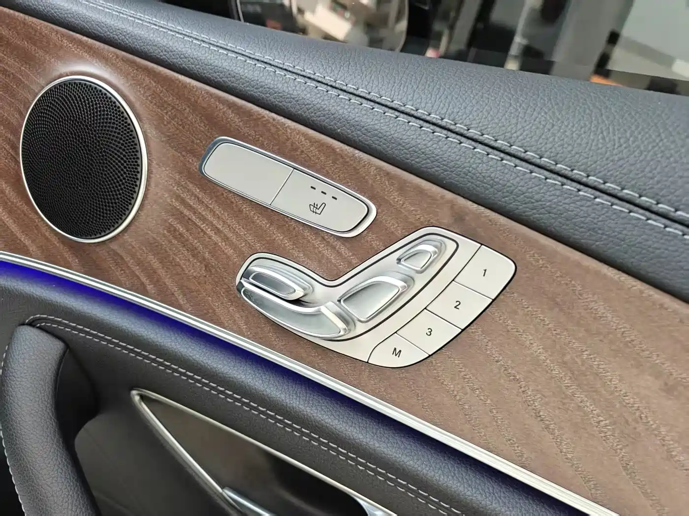 Mercedes-Benz E-Class 2019 E 300 L Fashion фото 20