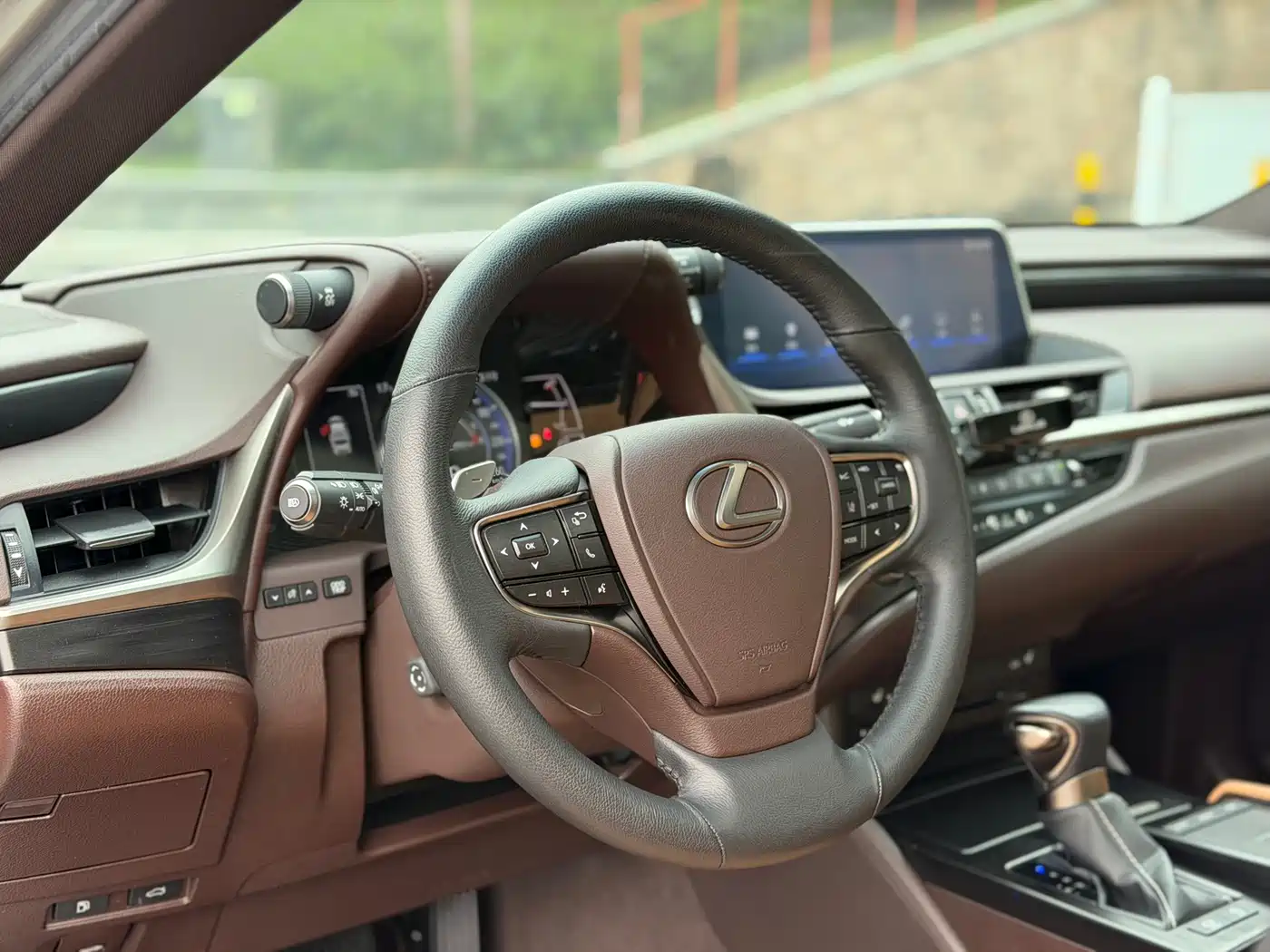 Lexus ES 2021 200 Excellence Edition фото 8