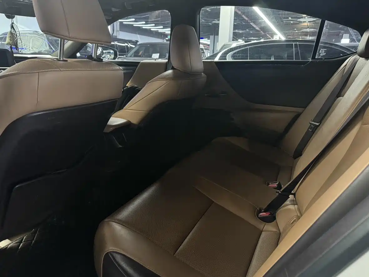 Lexus ES 2020 200 Excellence фото 5