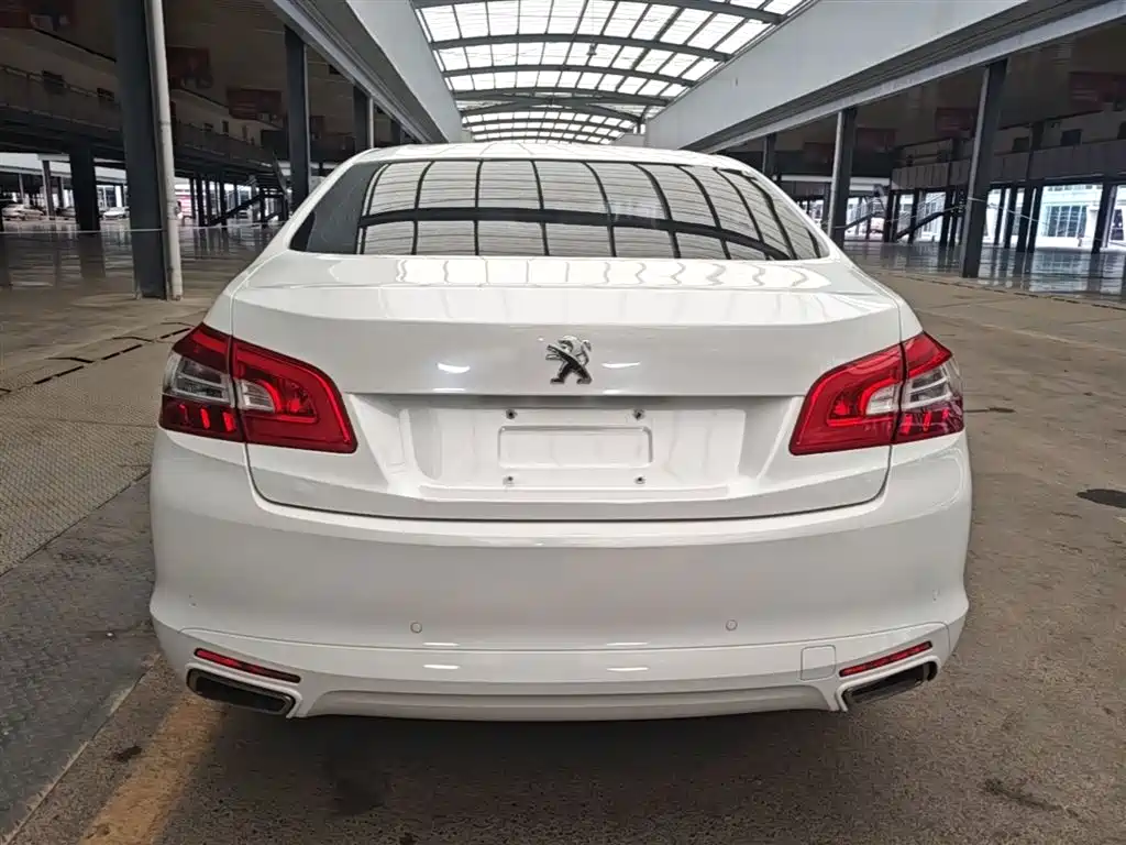 Peugeot 408 2016 1.6T Automatic Luxury Edition фото 6