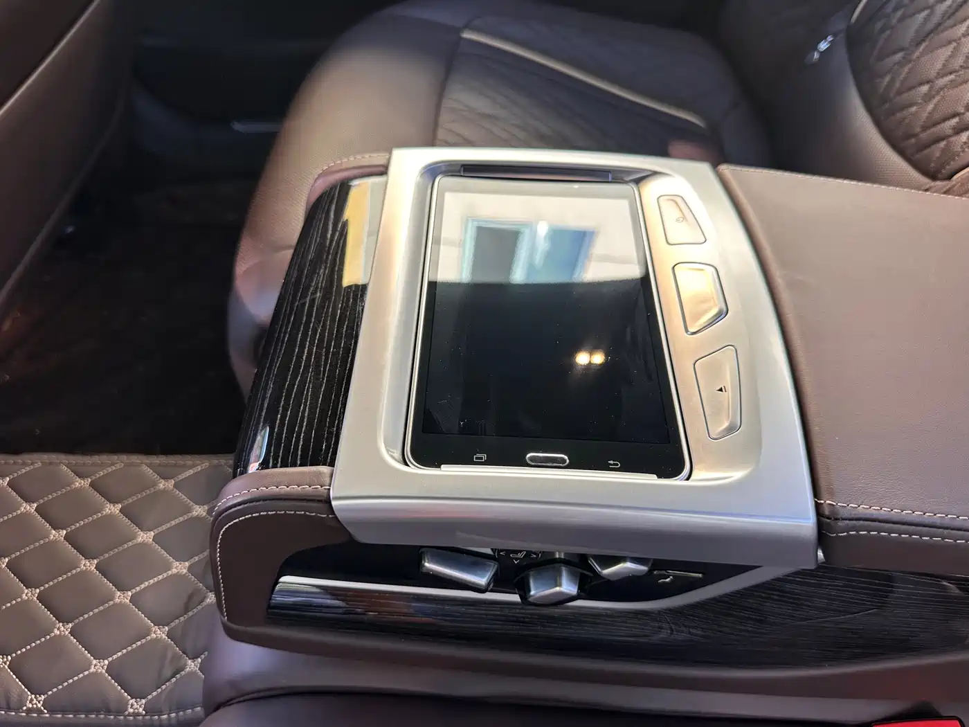 BMW 7 Series 2021 Model 740Li Leading M Sport Package фото 9