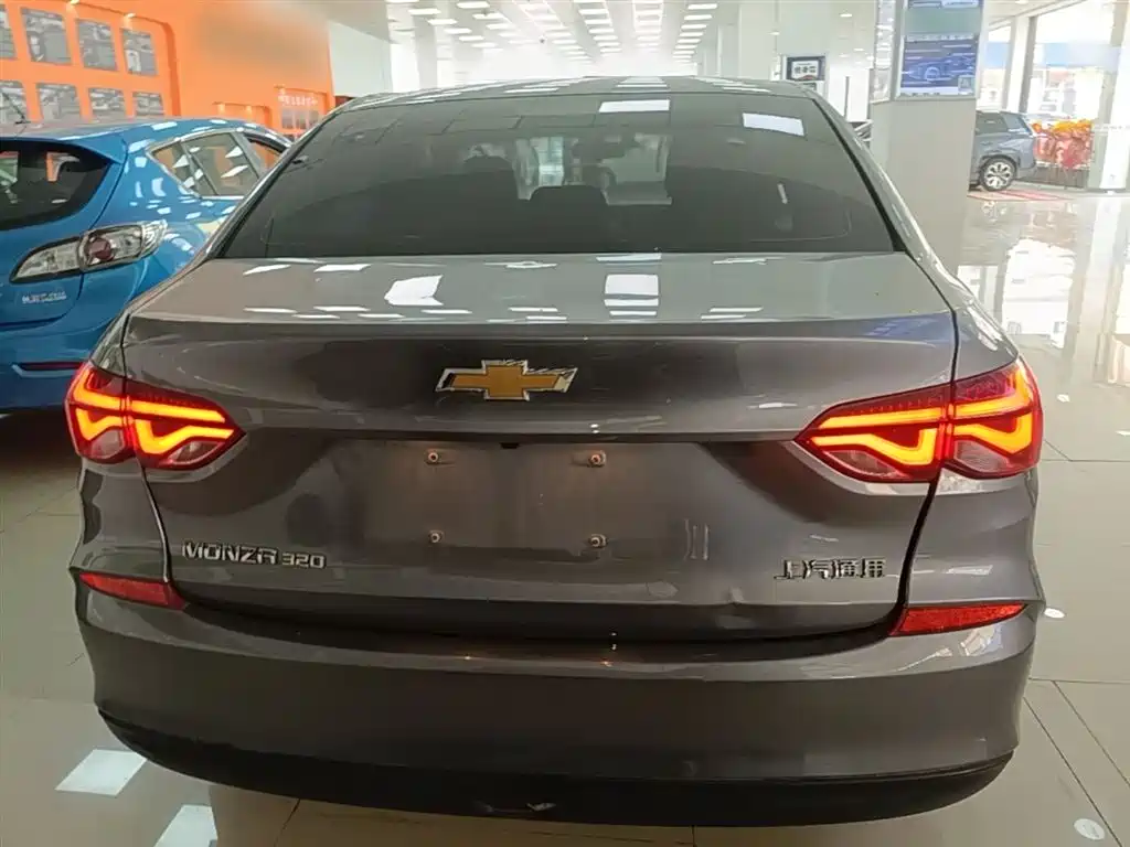 CHEVROLET CRUZE