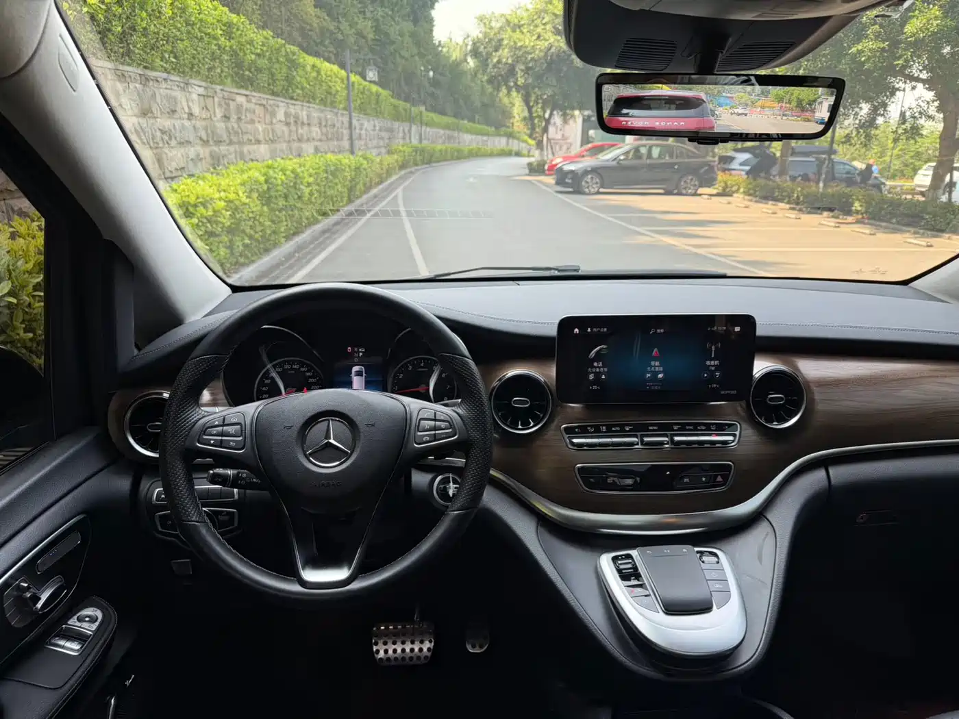 Mercedes-Benz V-Class 2022 V 260 L Long Wheelbase Luxury Edition фото 10