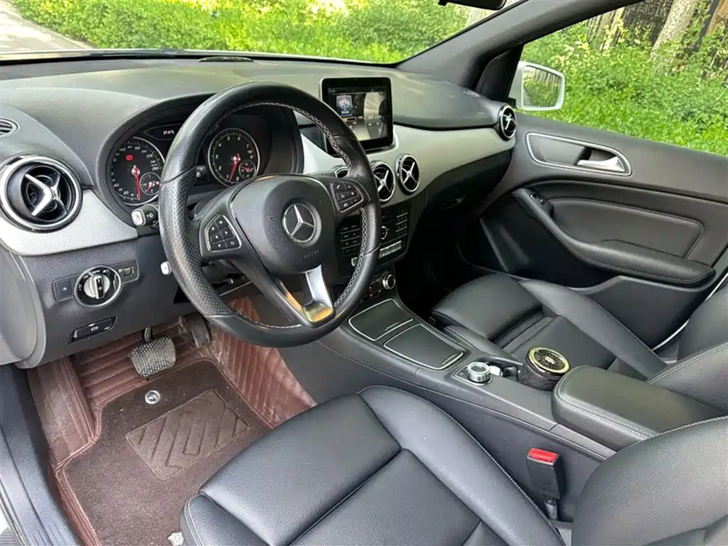 Mercedes-Benz B-Class 2017 B 200 Dynamic фото 14