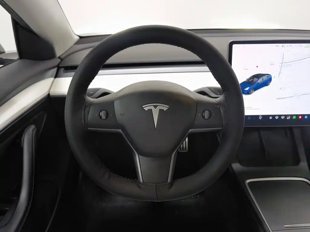 Фото 11 - Tesla Model 3