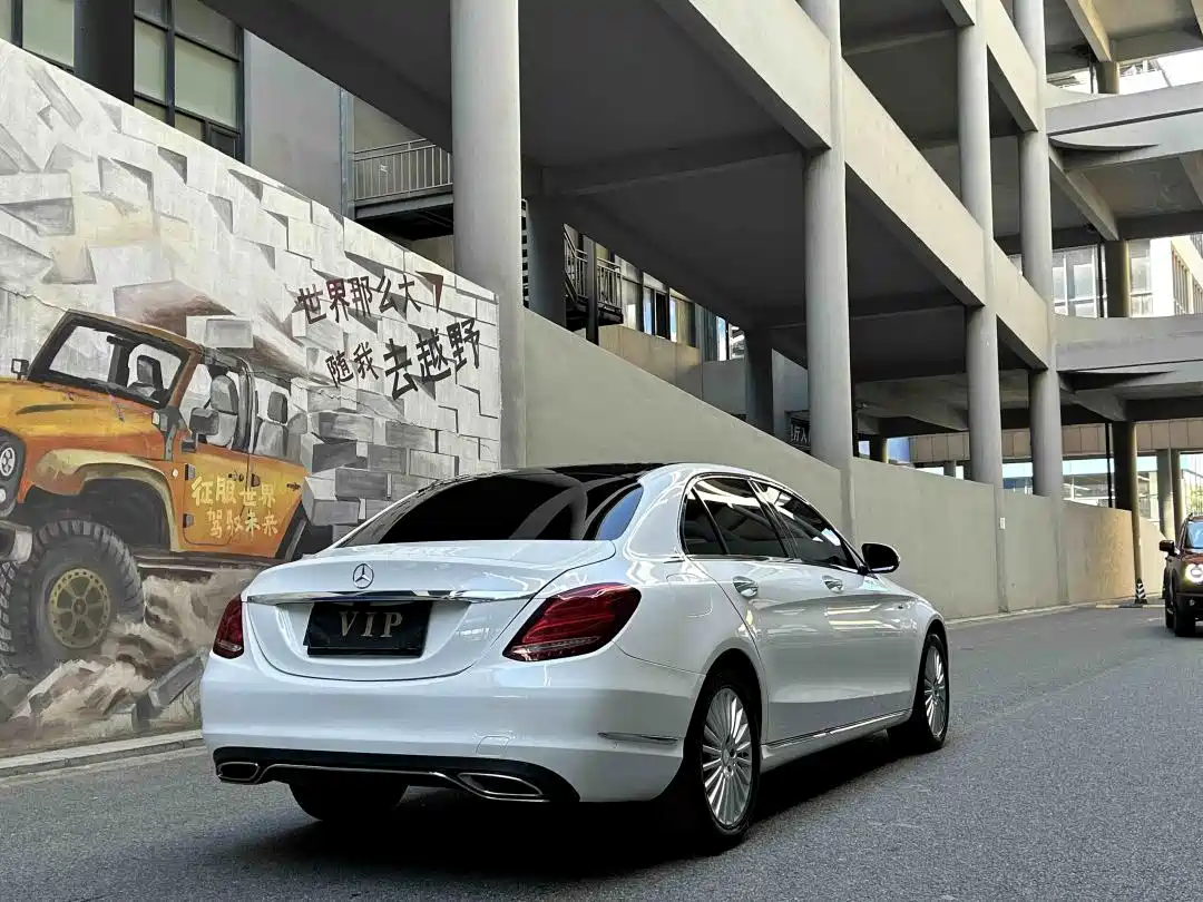 Фото 8 - Mercedes-Benz C-Class
