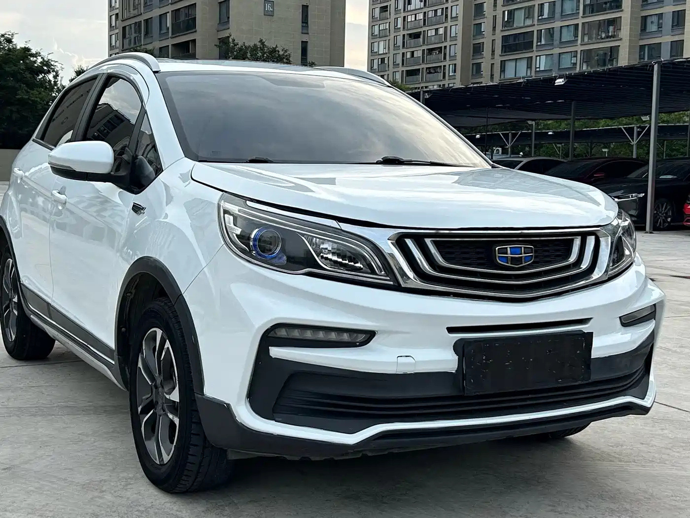 Фото 3 - Geely Vision X3