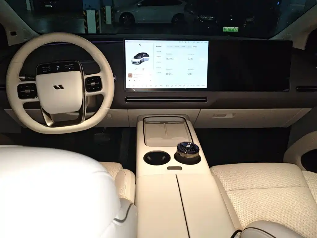 Li Auto Li i8 2025 2025 Standard Edition
