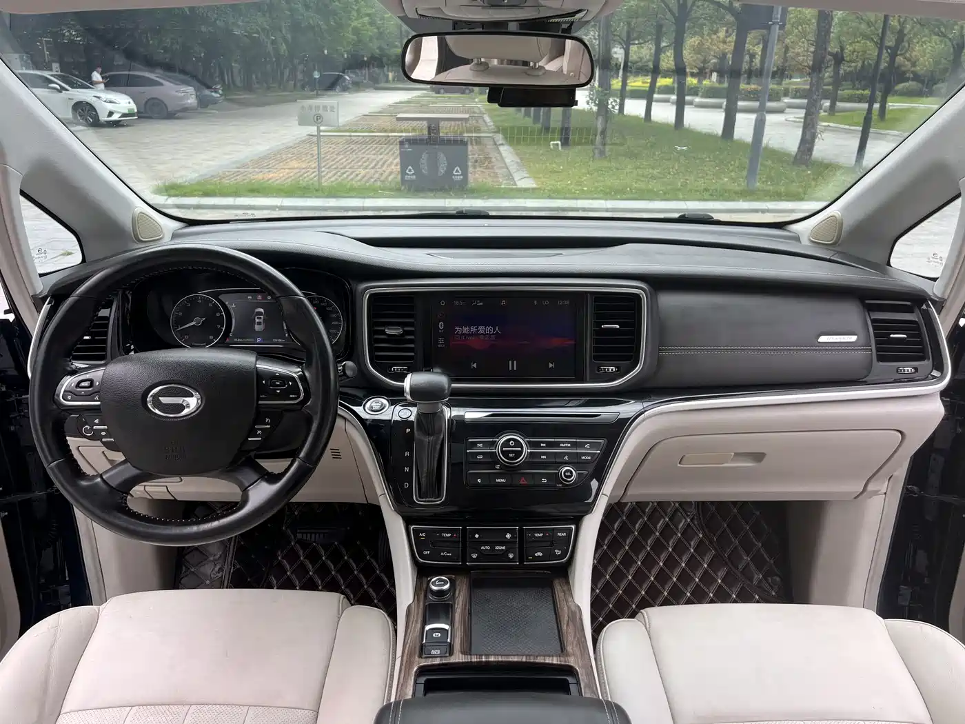 GAC Trumpchi Trumpchi M8 2018 320T Exclusive Edition фото 4