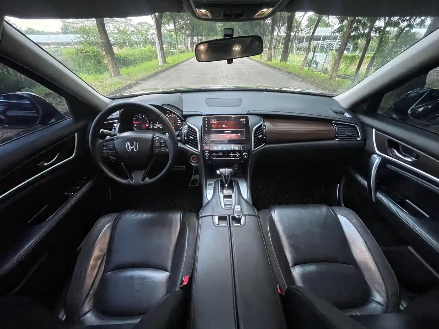 صورة 16 - Honda Avancier