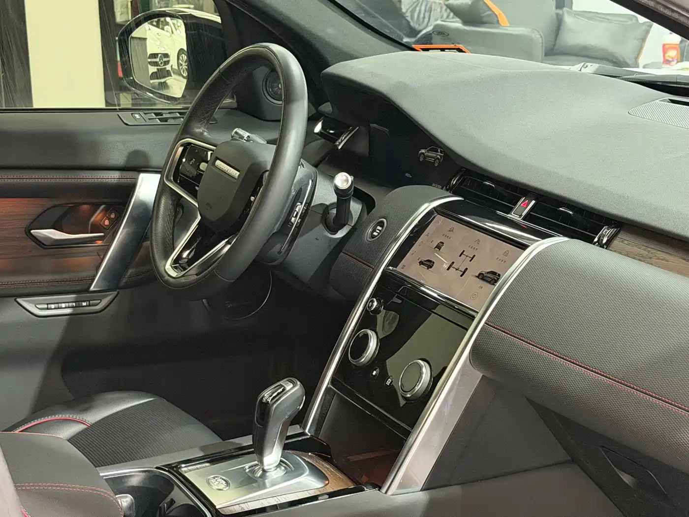 Land Rover Discovery Sport 2022 Model Facelift 249PS R-Dynamic SE Performance Tech Edition 5-seater фото 17
